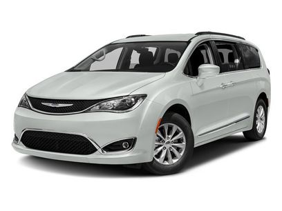 Used 2017 Chrysler Pacifica Limited w/ Advanced Safetytec Group