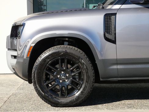 Used 2022 Land Rover Defender 110 S image 8