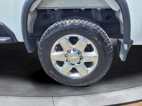 Certified 2022 Chevrolet Silverado 2500 LTZ w/ LTZ Convenience Package AWD/4WD image 16