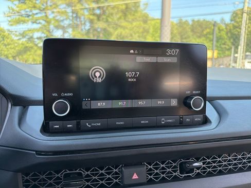 Used 2025 Honda Accord LX image 10