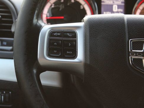 Used 2018 Dodge Grand Caravan GT image 35