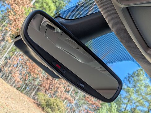 Used 2023 Chrysler Pacifica Limited image 29