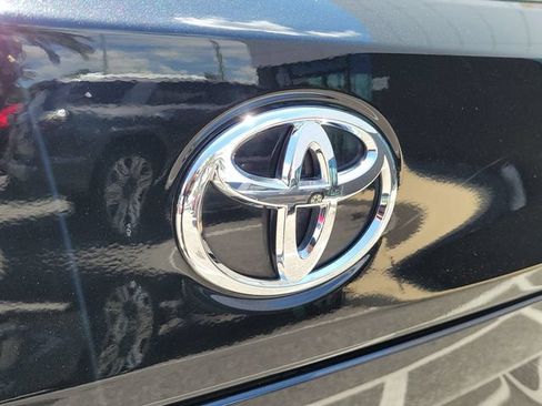 Used 2022 Toyota Corolla Cross L FWD image 7