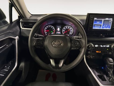 Used 2021 Toyota RAV4 XLE AWD/4WD image 19