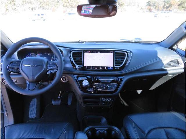 Used 2022 Chrysler Pacifica Touring-L w/ S Appearance Package FWD image 27