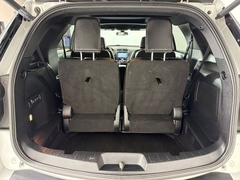 Used 2017 Ford Explorer Platinum image 23