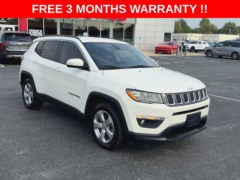 Used 2019 Jeep Compass Latitude w/ Popular Equipment Group FWD image 2