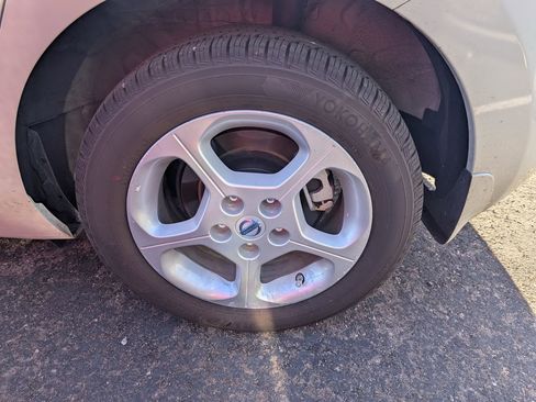 Used 2011 Nissan Leaf SL image 8