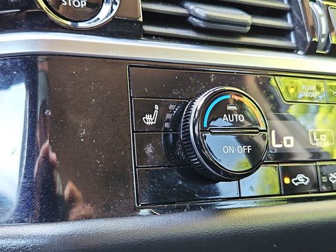 Used 2025 Nissan Pathfinder SV FWD image 19