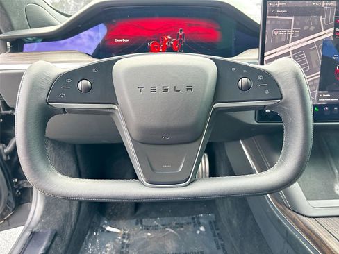 Used 2022 Tesla Model S image 10