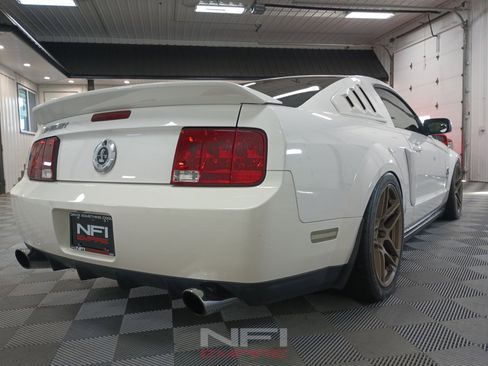 Used 2007 Ford Mustang Shelby GT500 RWD image 24