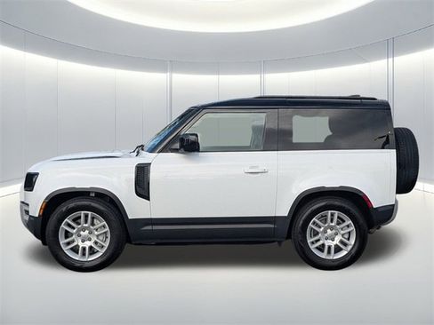 Used 2025 Land Rover Defender 90 S image 8