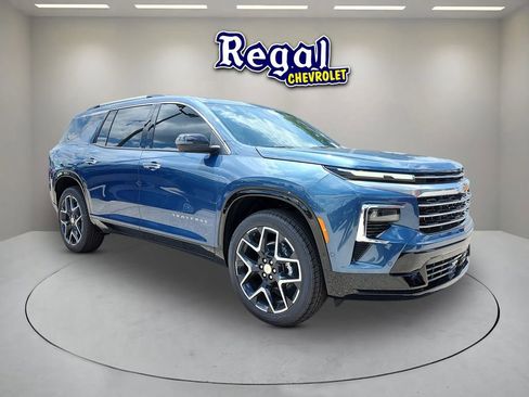 New 2026 Chevrolet Traverse High Country FWD image 1