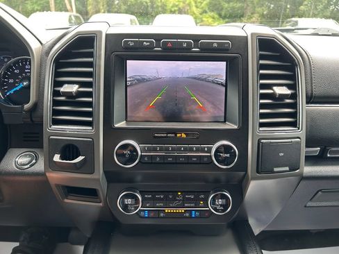 Used 2020 Ford Expedition XLT w/ Equipment Group 202A AWD/4WD image 23