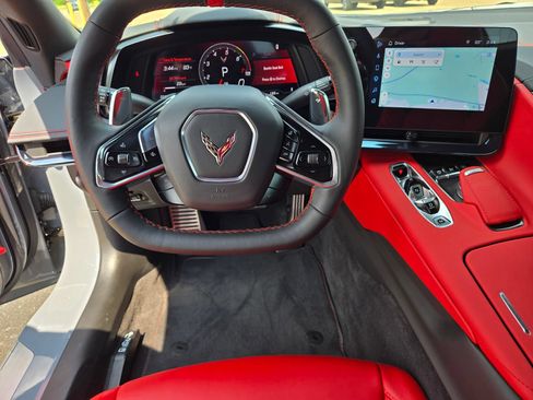 Used 2024 Chevrolet Corvette Stingray Preferred Conv w/ Z51 Performance Package RWD image 13