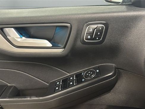 Used 2024 Ford Escape Platinum image 19