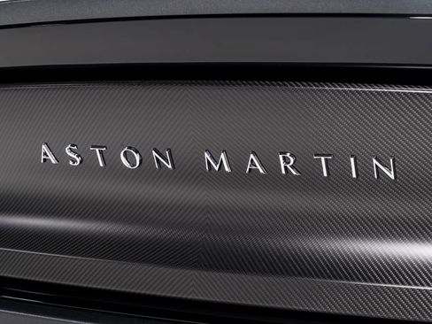 Used 2025 Aston Martin Vanquish image 48