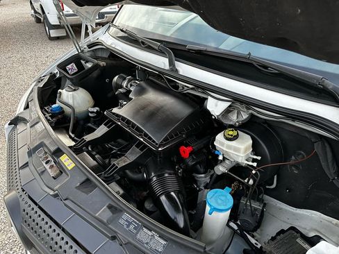 Used 2014 Mercedes-Benz Sprinter 2500 image 32