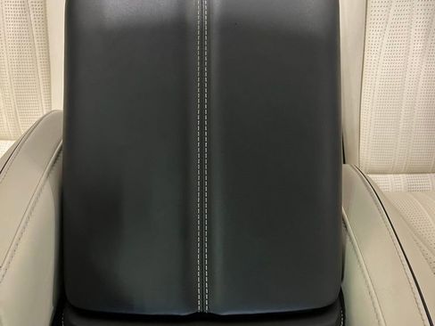 Used 2022 Bentley Flying Spur V8 image 17