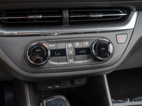 New 2026 Buick Envista Sport Touring FWD image 22