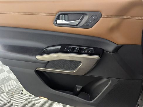 Used 2022 Nissan Pathfinder Platinum w/ Cargo Package image 31