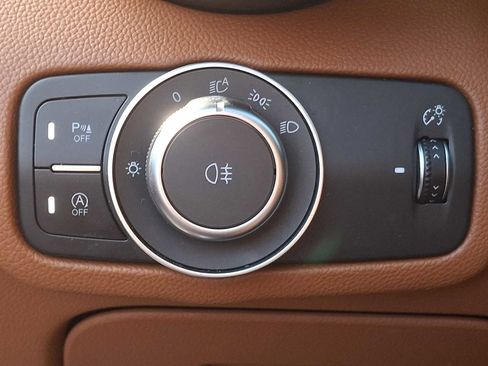 Used 2018 Alfa Romeo Giulia AWD image 23