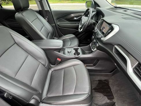 Used 2022 GMC Terrain SLT w/ Infotainment Package II AWD/4WD image 10