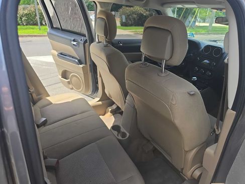 Used 2014 Jeep Patriot Latitude FWD image 14