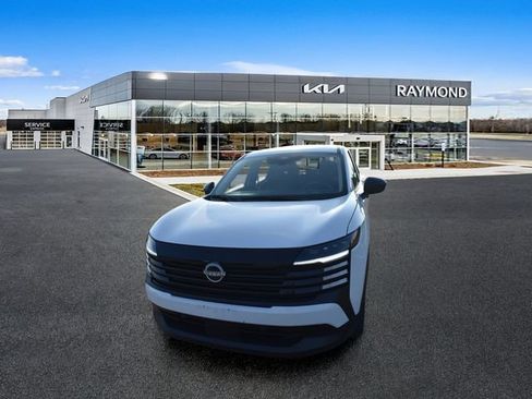 Used 2025 Nissan Kicks S FWD image 7