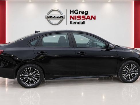 Used 2023 Kia Forte GT-Line w/ GT-Line Premium Package FWD image 2
