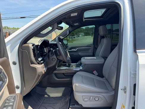 Used 2022 Chevrolet Silverado 1500 LTZ w/ Technology Package image 21