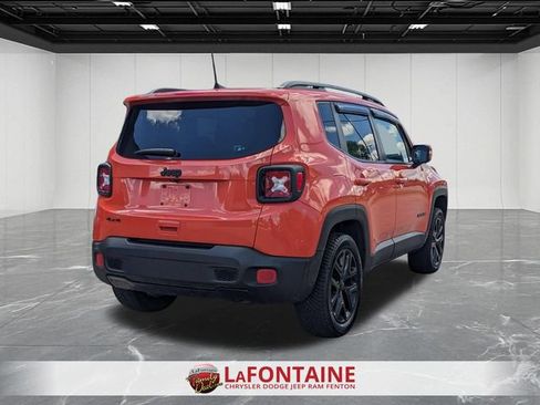 Used 2018 Jeep Renegade Altitude AWD/4WD image 5