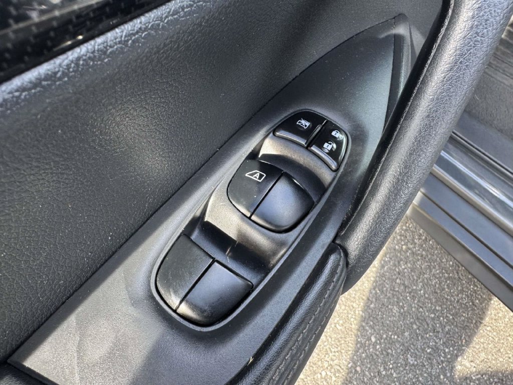 Used 2020 Nissan Rogue SL AWD/4WD image 17
