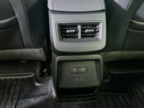 Used 2024 Chevrolet Equinox EV RS FWD image 28