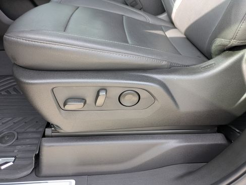 Used 2025 Chevrolet Silverado 1500 LTZ AWD/4WD image 12