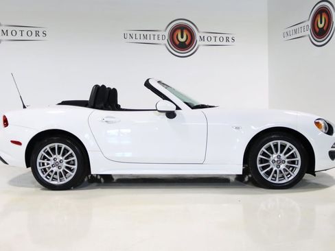 Used 2017 FIAT 124 Spider Classica image 29