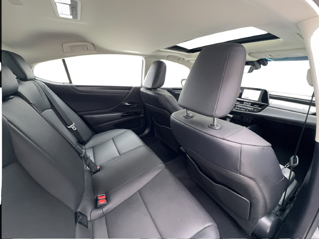 Used 2024 Lexus ES 350 w/ Premium Package FWD image 30