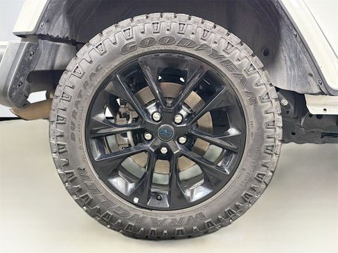 Used 2024 Jeep Wrangler Unlimited Sahara image 34