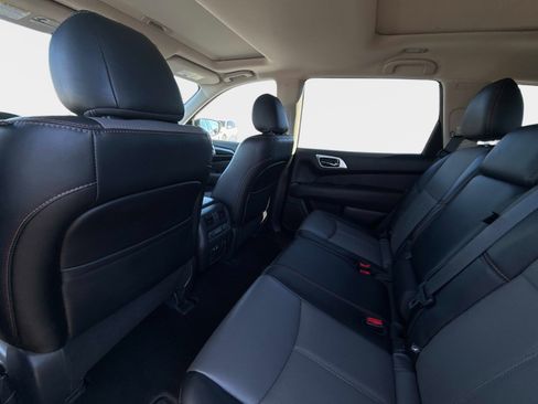 Used 2020 Nissan Pathfinder SL image 20