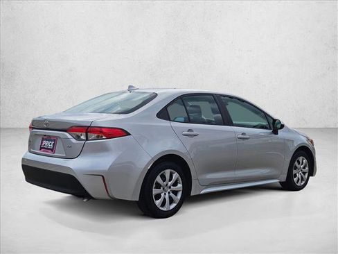 Used 2024 Toyota Corolla LE image 5