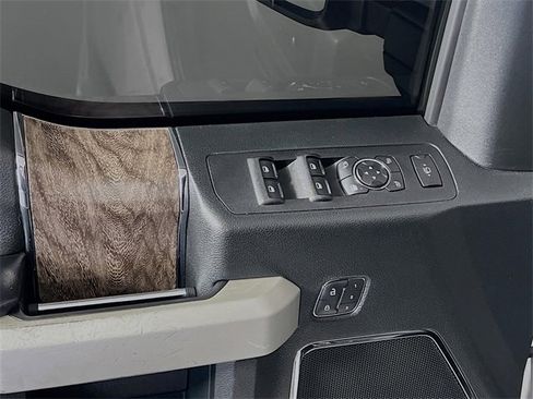 Used 2019 Ford F350 Lariat w/ Lariat Ultimate Package image 12