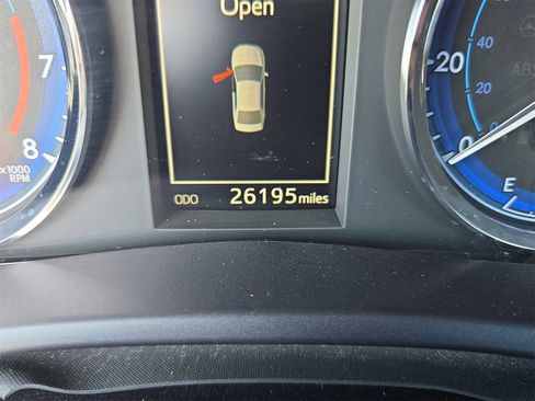 Used 2018 Toyota Corolla SE image 24