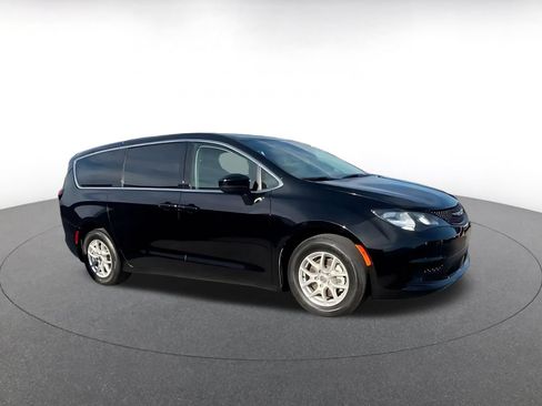 Used 2024 Chrysler Voyager LX FWD image 2