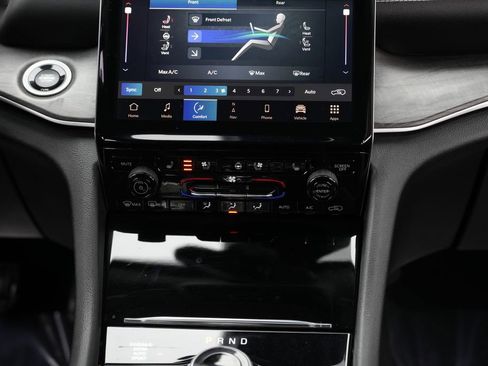 Used 2023 Jeep Grand Cherokee L Limited w/ Luxury Tech Group II image 40