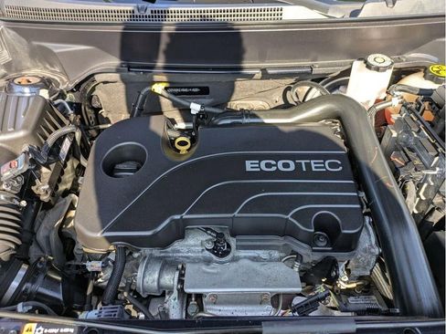 Used 2021 Chevrolet Equinox LT image 31