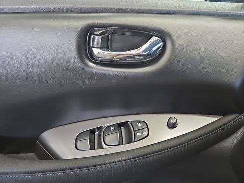 Used 2024 Nissan Leaf S image 7