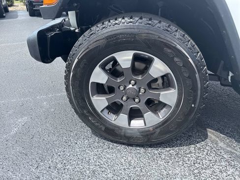 Used 2018 Jeep Wrangler Unlimited Sahara AWD/4WD image 42