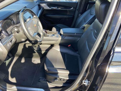 Used 2025 Cadillac XT5 Premium Luxury image 7