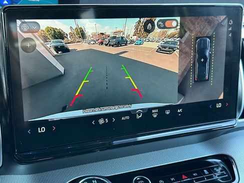 Certified 2025 Ford Expedition Active image 21