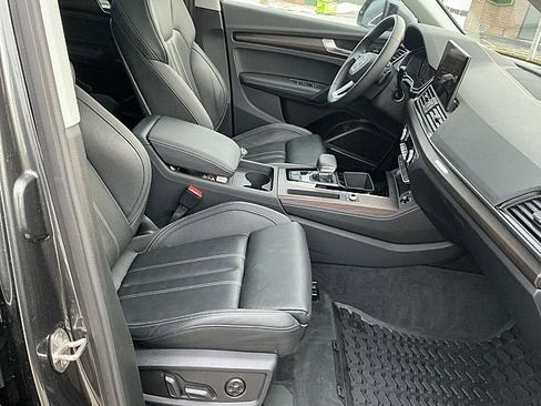 Used 2023 Audi Q5 e Premium Plus image 21